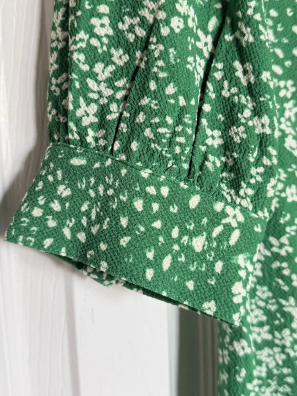 DKNY Women's Floral Print Ruched Front 3/4 Sleeve Green Midi Dress Size 8 NWT - Picture 5 of 15